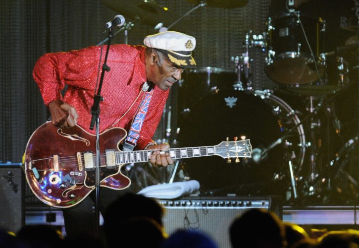 https://3qbqmv3k0dsayahrd3pw8jru-wpengine.netdna-ssl.com/wp-content/uploads/2019/06/85682564_chuck-berry-725x500.jpg
